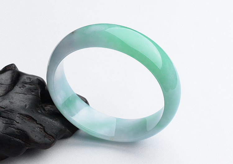 糯冰种翠色手镯（55mm）