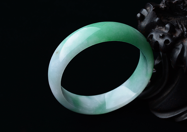 糯冰种翠色手镯（55mm）