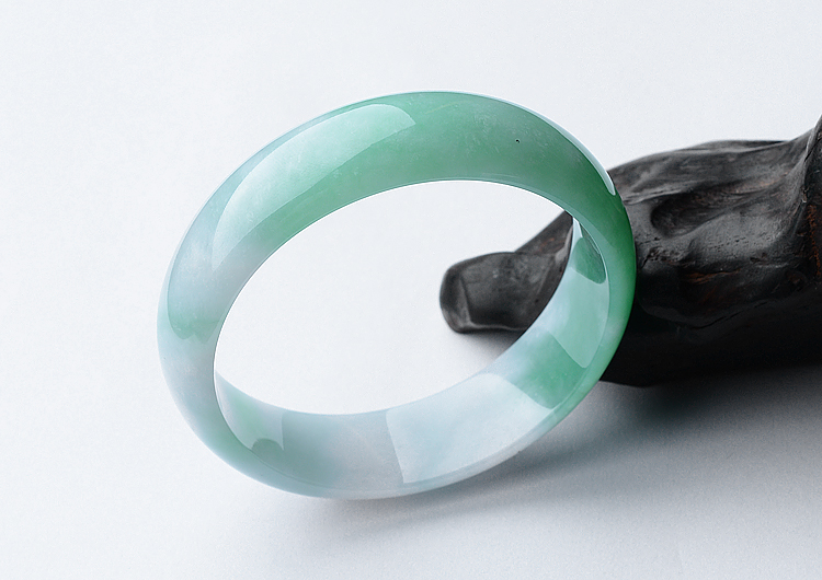 糯冰种翠色手镯（55mm）