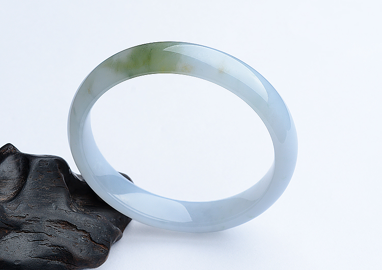 (超值推荐)糯冰种晴水飘花手镯（58.6mm）