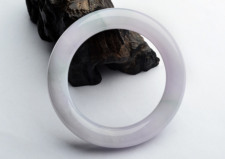 糯冰种春带彩圆条手镯(57.9mm)