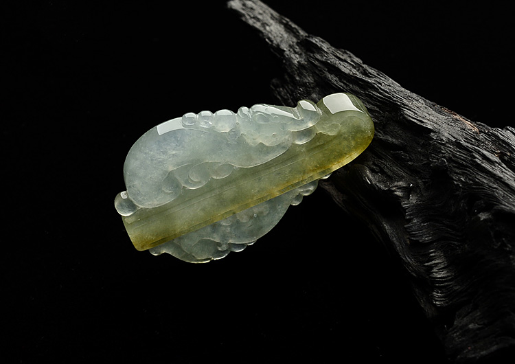 (超值推荐)冰种晴水褐黄翡仿古龙凤牌挂件
