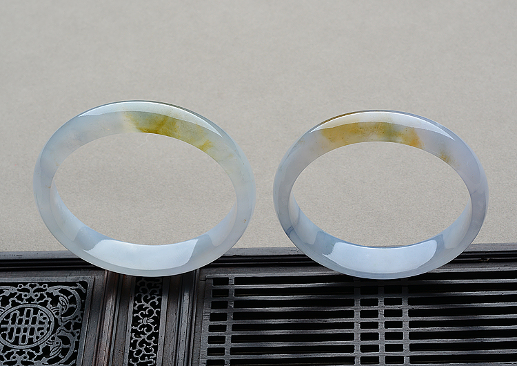 (超值推荐)冰种淡紫罗兰褐黄翡手镯（57.9mm/55.6mm）（一对）
