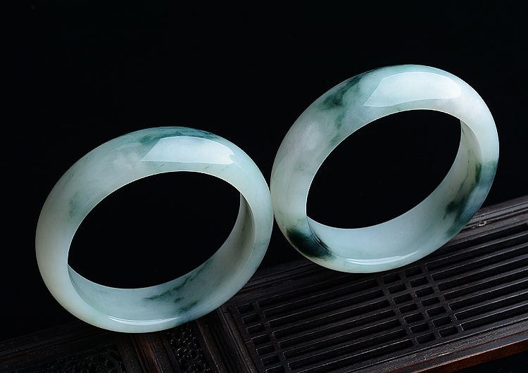 (超值推荐)糯冰种飘花手镯（59.2mm/59.3mm）(一对)