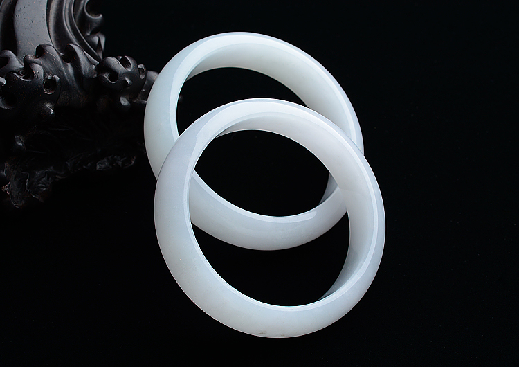 (超值推荐)糯冰种白色手镯（60mm/60mm）(一对)
