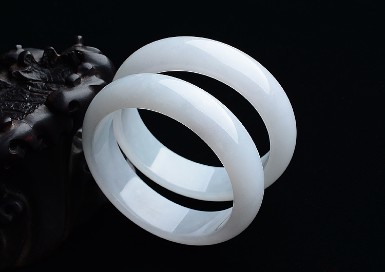 (超值推荐)糯冰种白色手镯（60mm/60mm）(一对)