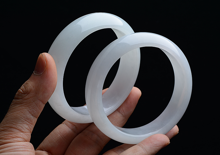 (超值推荐)糯冰种白色手镯（60mm/60mm）(一对)
