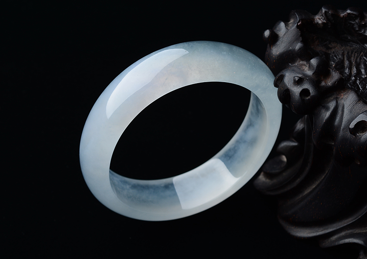 (超值推荐)冰种无色贵妃镯（56.5mm-50.5mm）