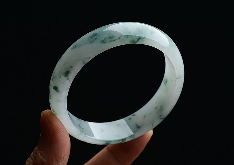 (超值推荐)糯冰种飘花手镯（57mm）