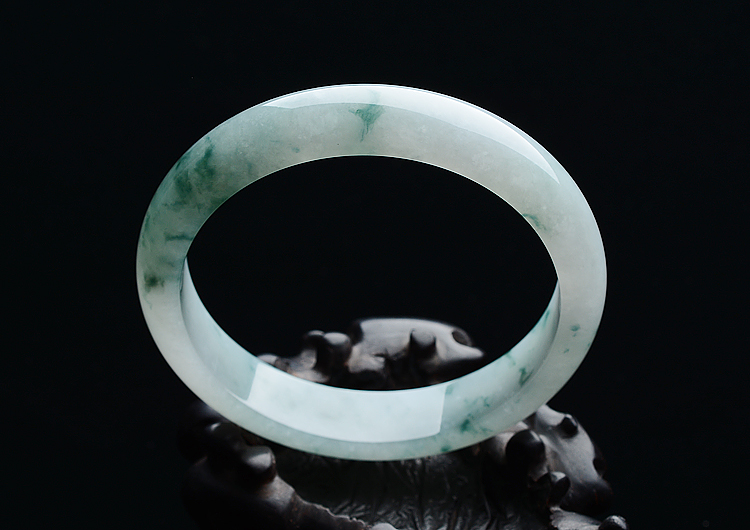 (超值推荐)糯冰种飘花手镯（57.8mm）