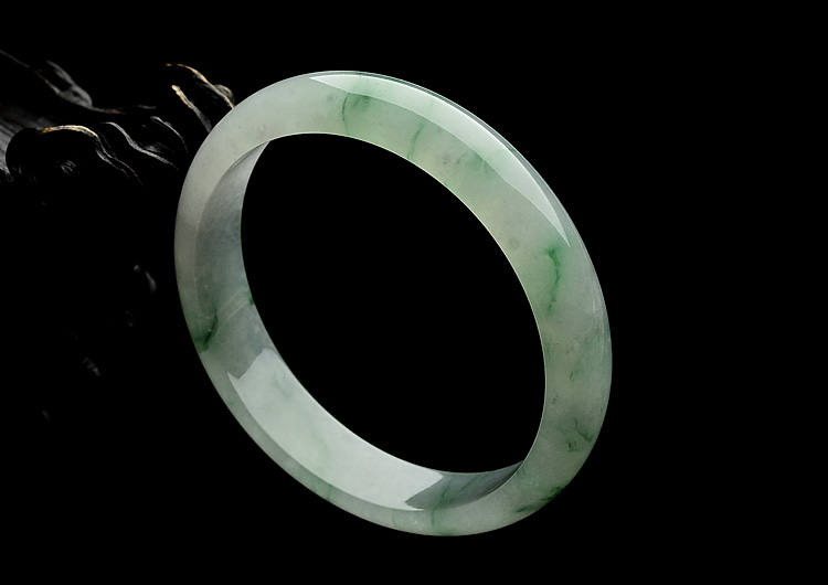 (超值推荐)冰种飘花手镯(56.7mm)