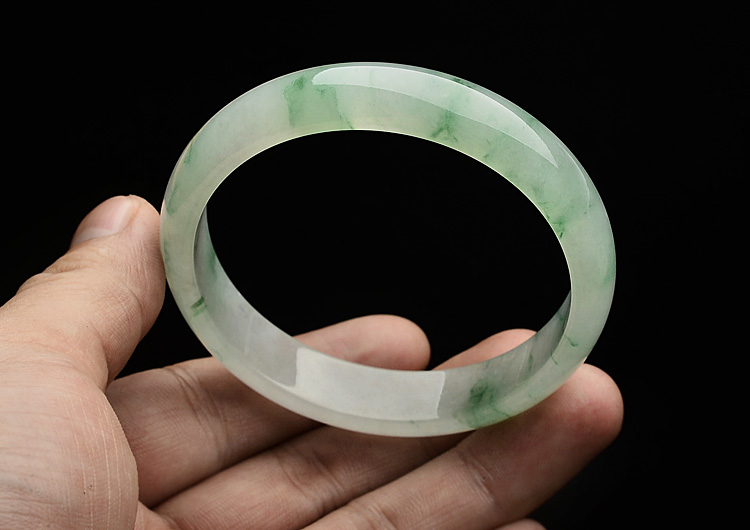 (超值推荐)冰种飘花手镯(56.7mm)