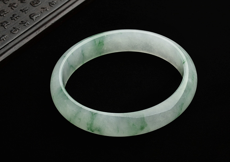 (超值推荐)冰种飘花手镯(56.7mm)