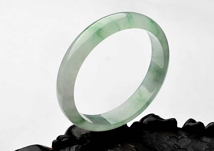 (超值推荐)冰种飘花手镯(56.7mm)