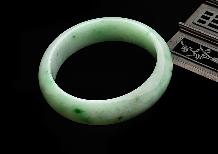 糯冰种飘翠手镯(58.2mm)