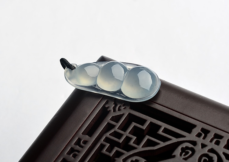 (超值推荐)冰玻种晴水四季豆挂件