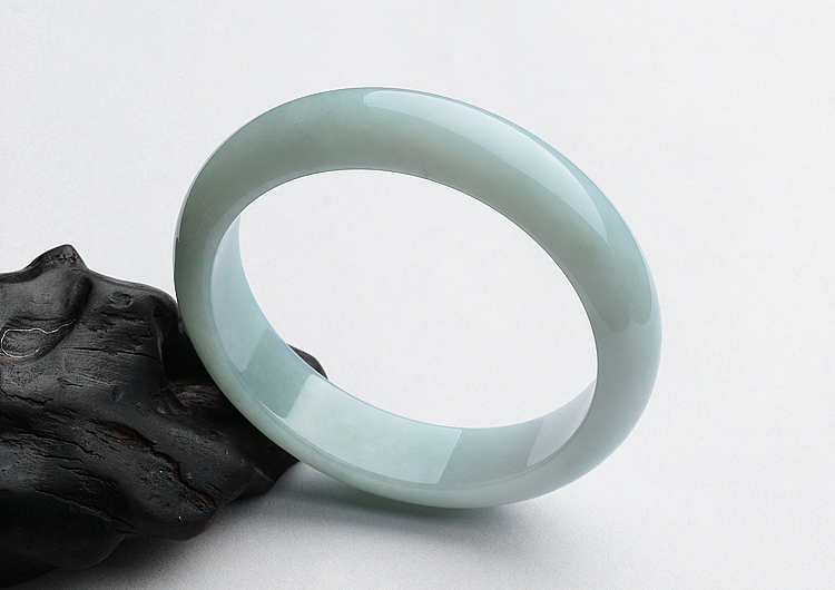 糯冰种晴水手镯（57mm）