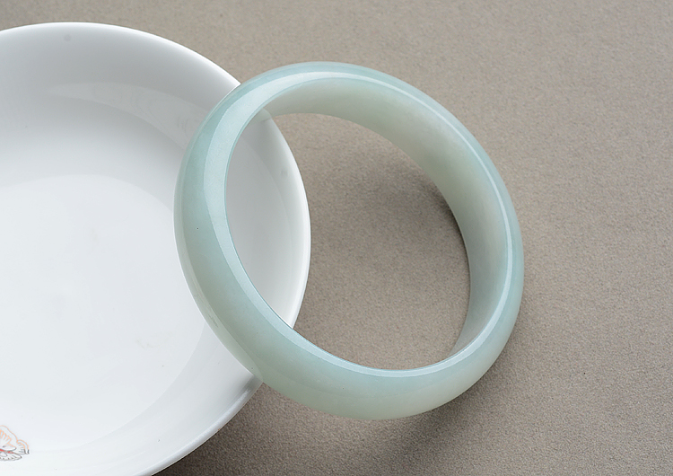 糯冰种晴水手镯（57.6mm）