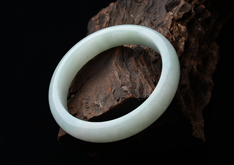 糯冰种晴水手镯（56.2mm）