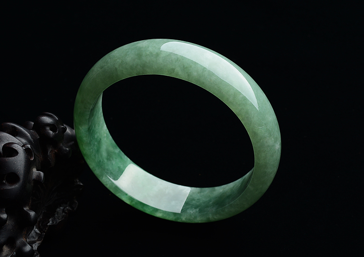 糯冰种绿晴水手镯（61.8mm）