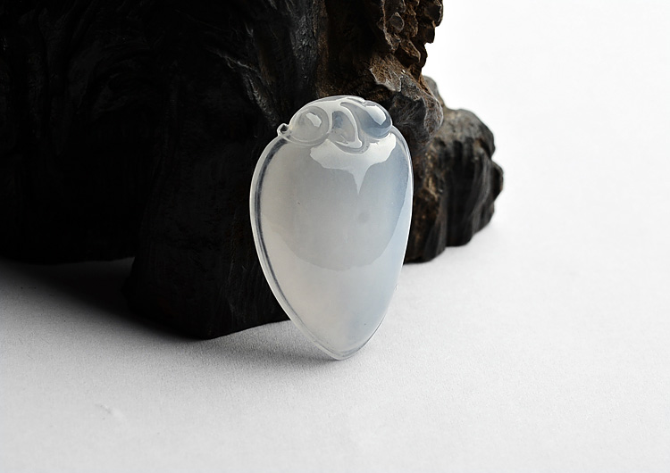 (成本清仓)冰种淡晴水寿桃挂件