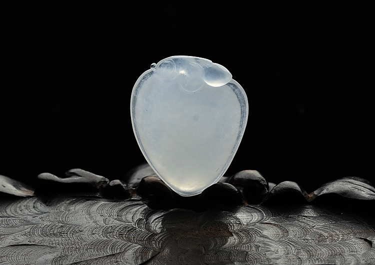 (成本清仓)冰种淡晴水寿桃挂件