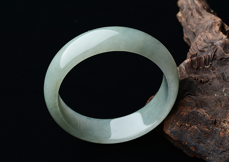 糯冰种晴水手镯（57.4mm）