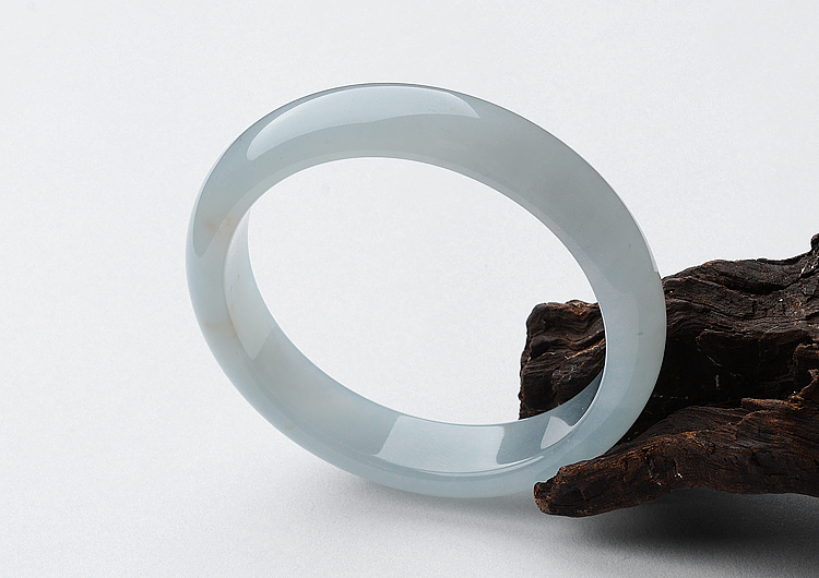 糯冰种晴水略飘黄翡手镯（53.3mm）