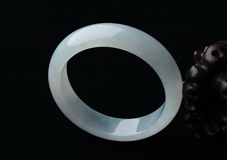 糯冰种晴水略飘黄翡手镯（55.4mm）
