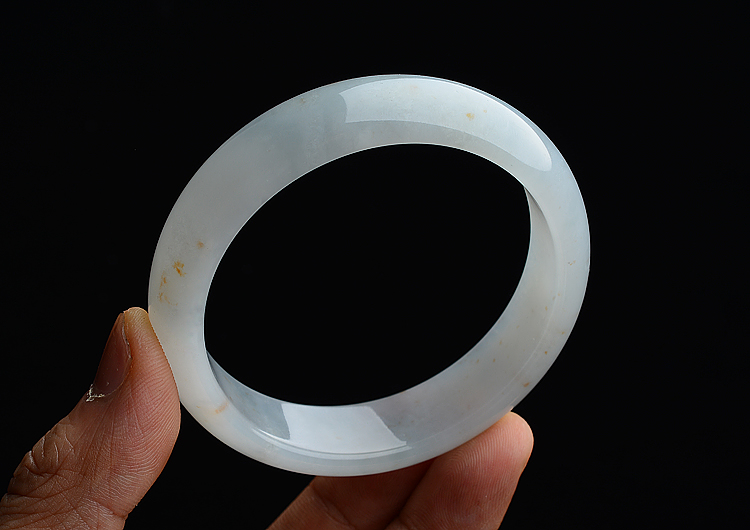 糯冰种晴水略飘黄翡手镯（55.3mm）