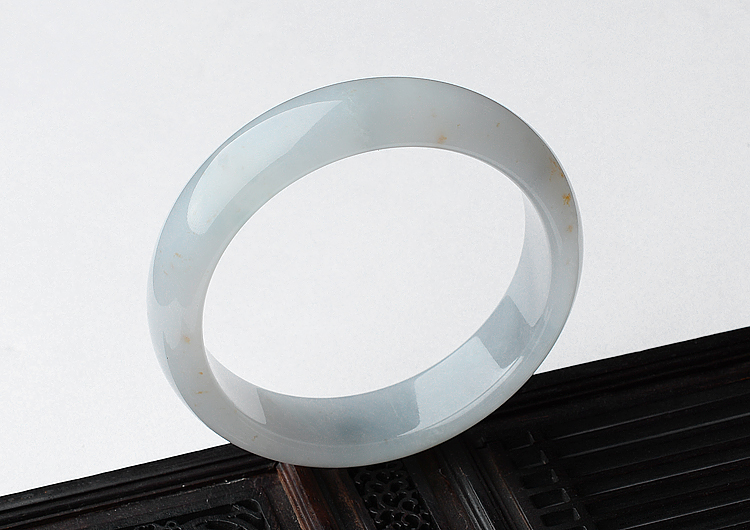 糯冰种晴水略飘黄翡手镯（55.3mm）