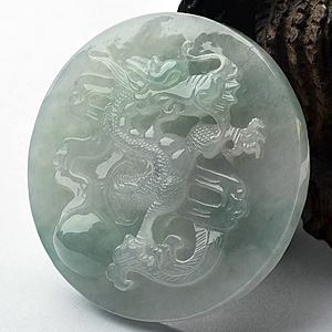 糯冰种飘花龙牌挂件