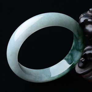 (超值推荐)糯冰种飘青花手镯（58.6mm）