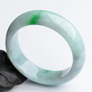 糯冰种飘翠手镯（56.3mm）