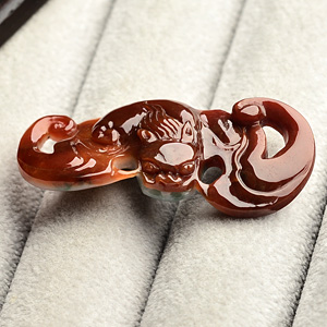 糯冰种褐红翡蝙蝠挂件