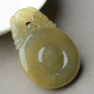 (超值推荐)糯冰种黄翡福在眼前挂件