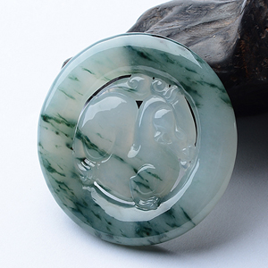 (超值推荐)冰种飘花龙牌挂件