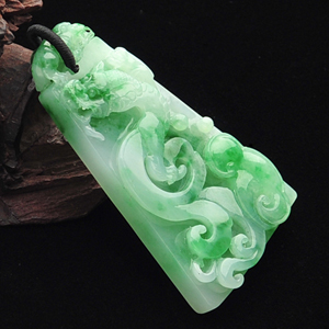 糯冰种翠色仿古龙牌挂件