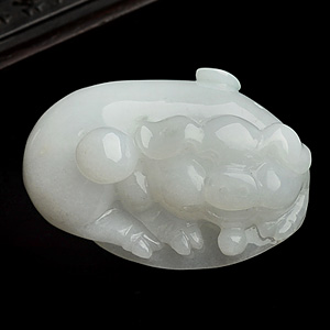 糯冰种白色福猪挂件