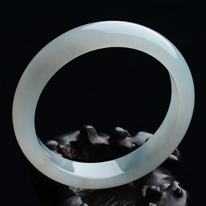 糯冰种晴水略飘黄翡手镯（53.3mm）