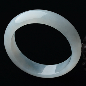 糯冰种晴水略飘黄翡手镯（55.4mm）