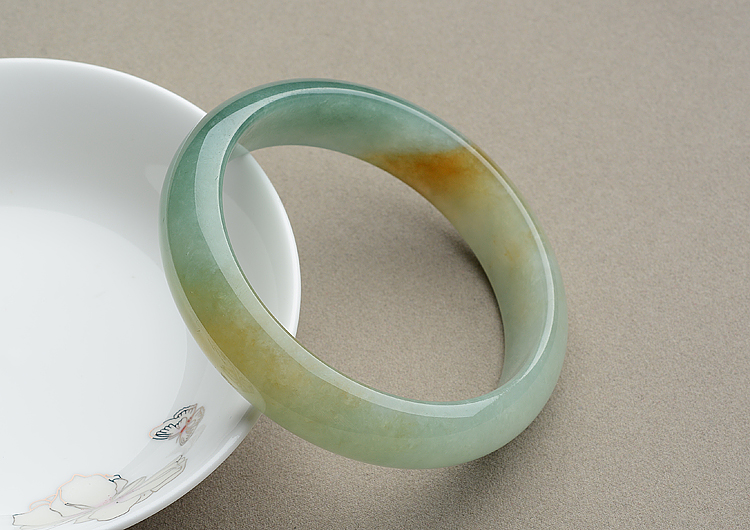 (超值推荐)糯冰种黄翡飘花手镯（58.8mm）