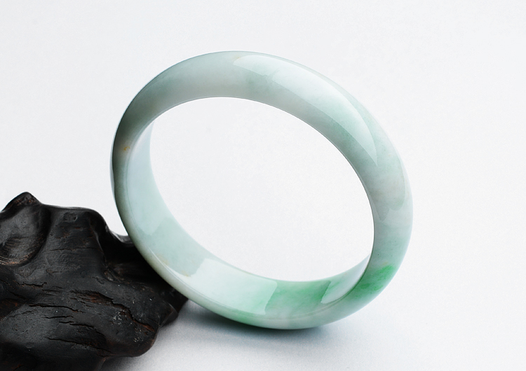 糯冰种飘翠手镯（59.4mm）