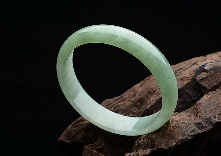 糯冰种晴水手镯（61mm）