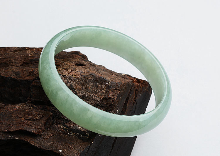 糯冰种晴水手镯（61mm）