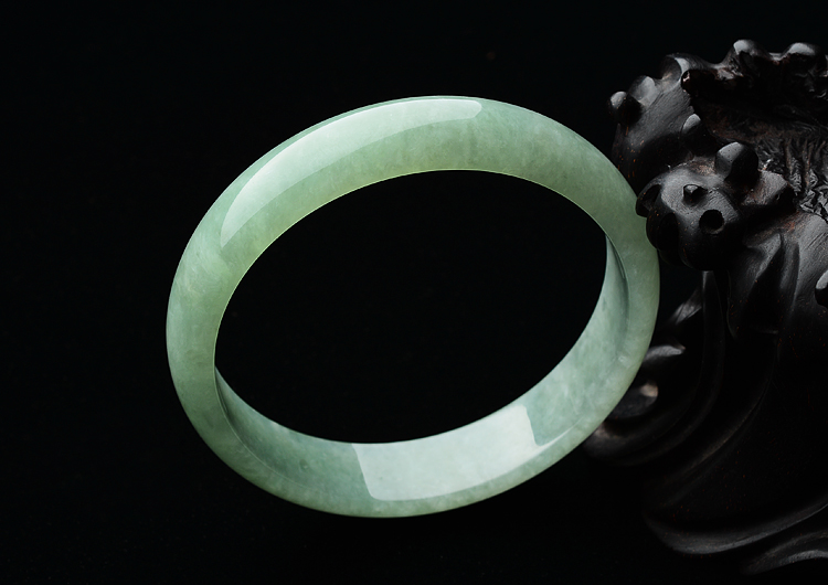糯冰种晴水手镯（61mm）