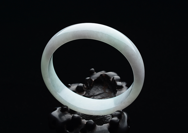 糯冰种淡晴水手镯（58.2mm）