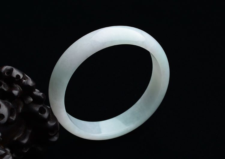 糯冰种淡晴水手镯（58.2mm）