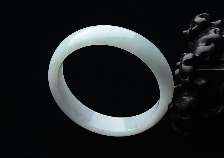 糯冰种淡晴水手镯（58.2mm）
