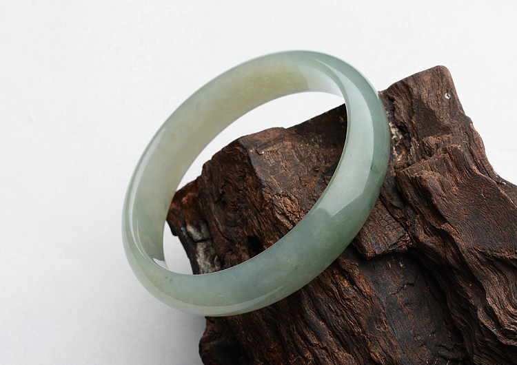 糯冰种晴水手镯（56.2mm）
